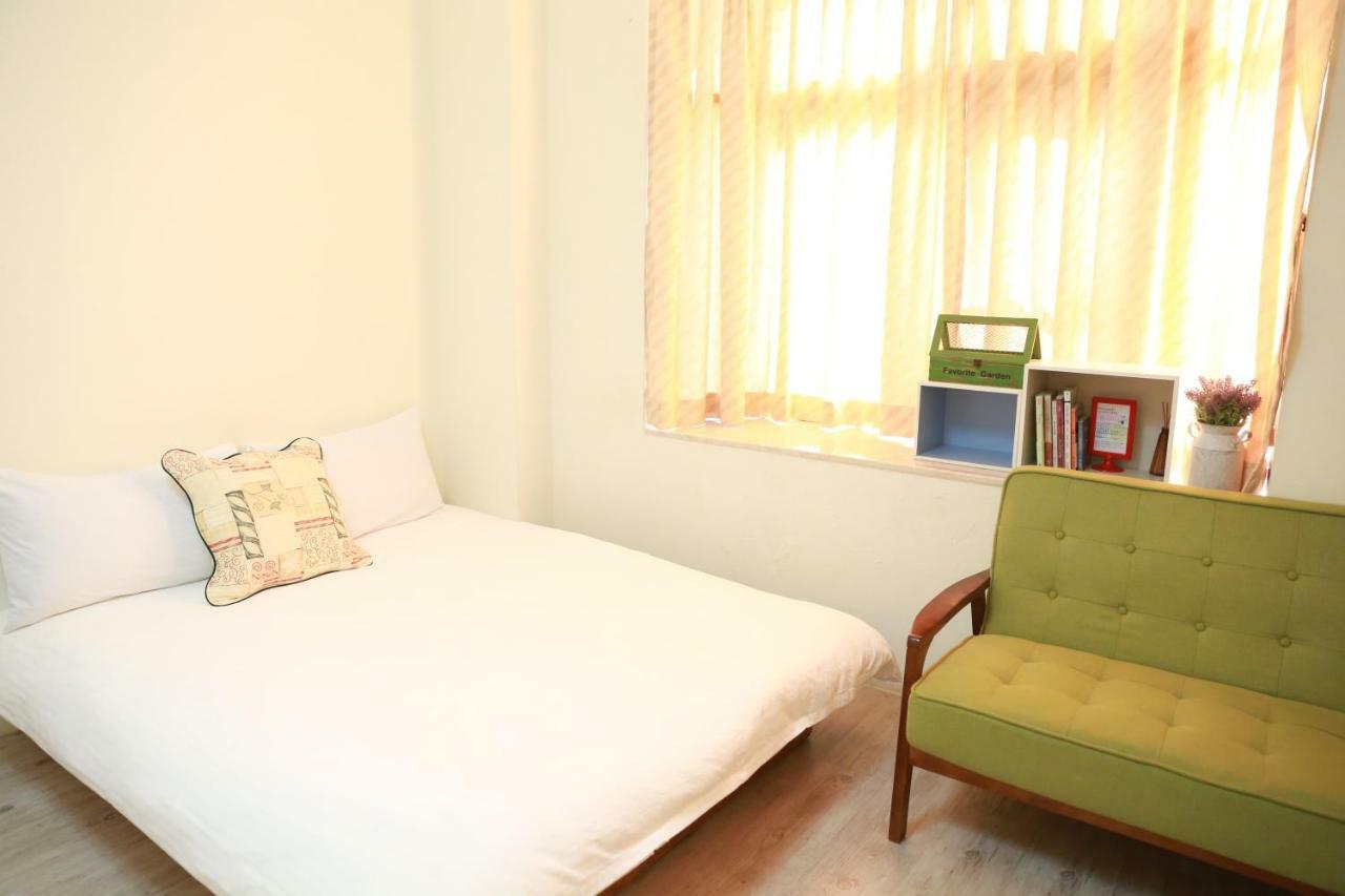 Ferienwohnung Flower Lane 650 Tainan Exterior foto